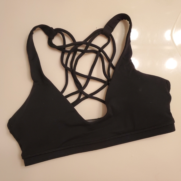 TNA aritzia sport bra